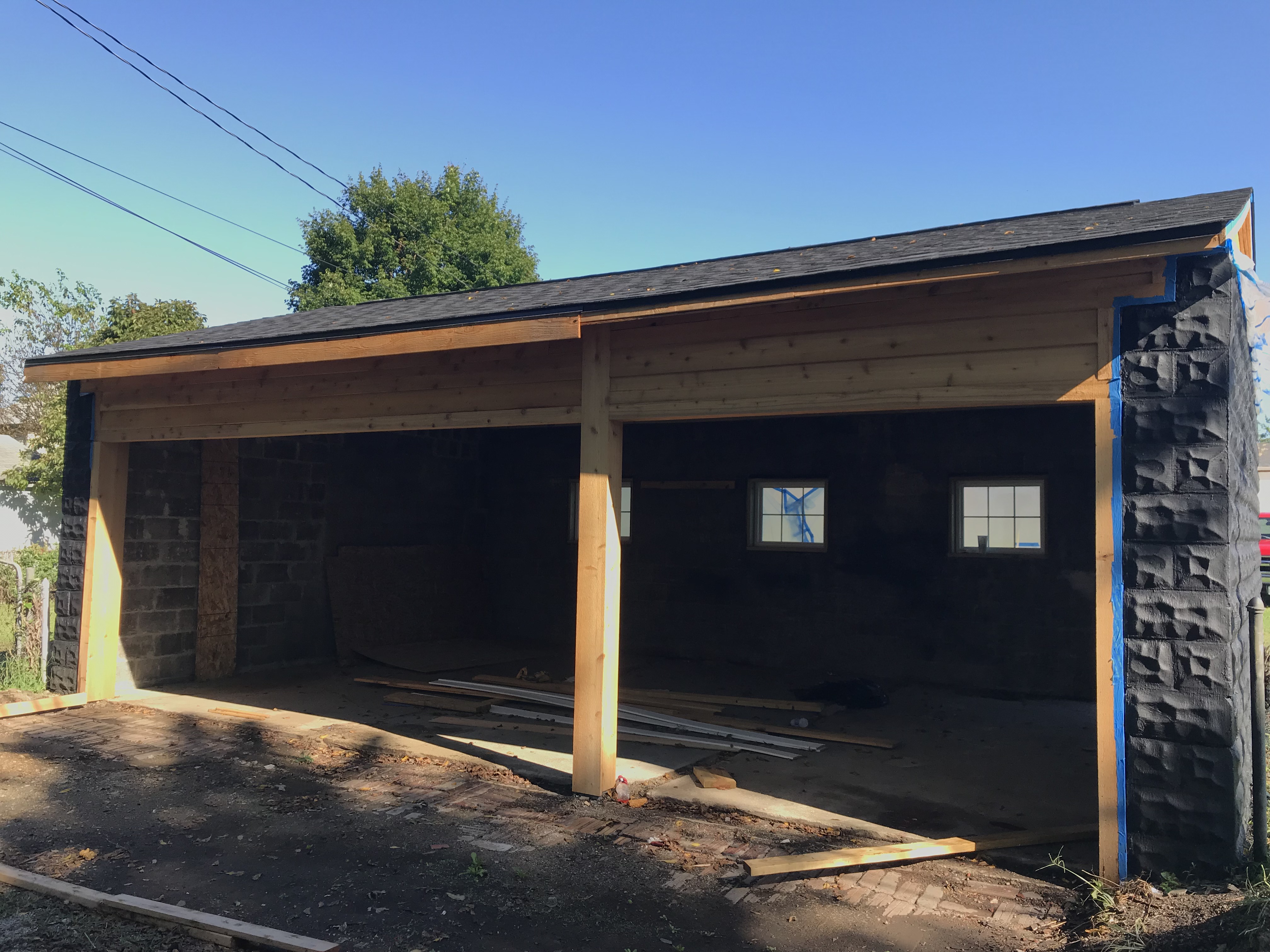 Black_Garage_With_Cedar_Wood_Accents